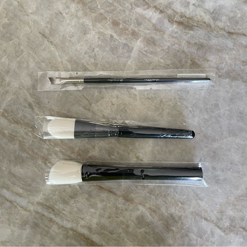 Makeup brushes 3